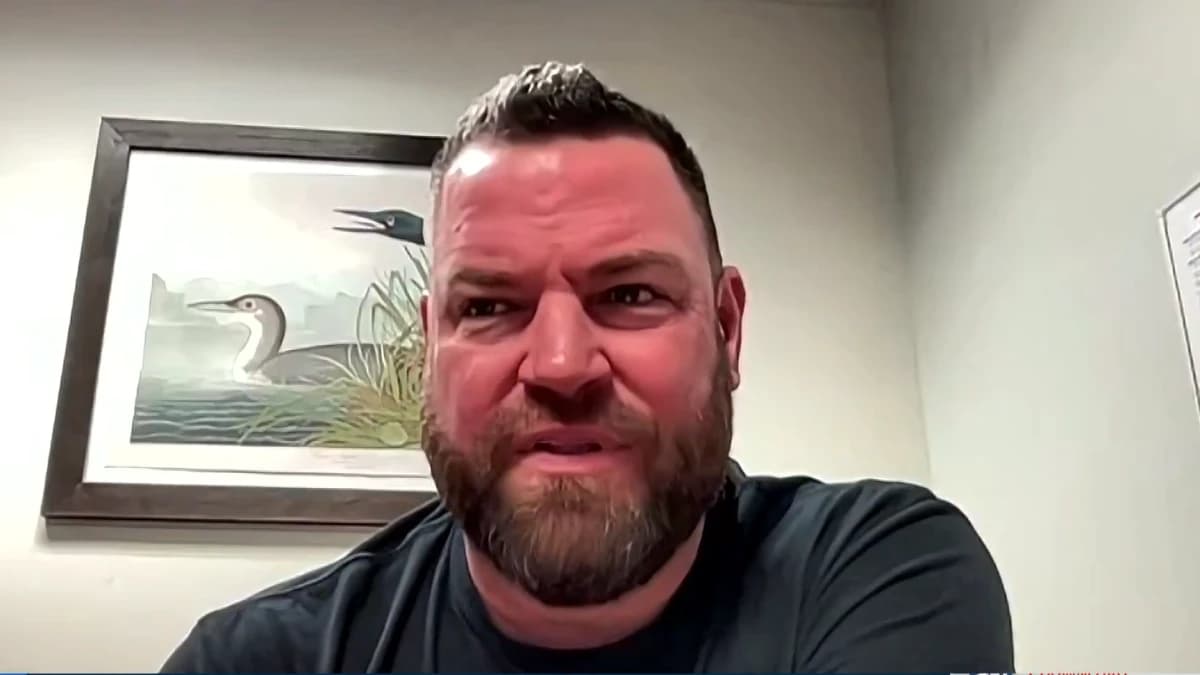 John Schneider speaks on Jeff Hoffman adapting to not being closer