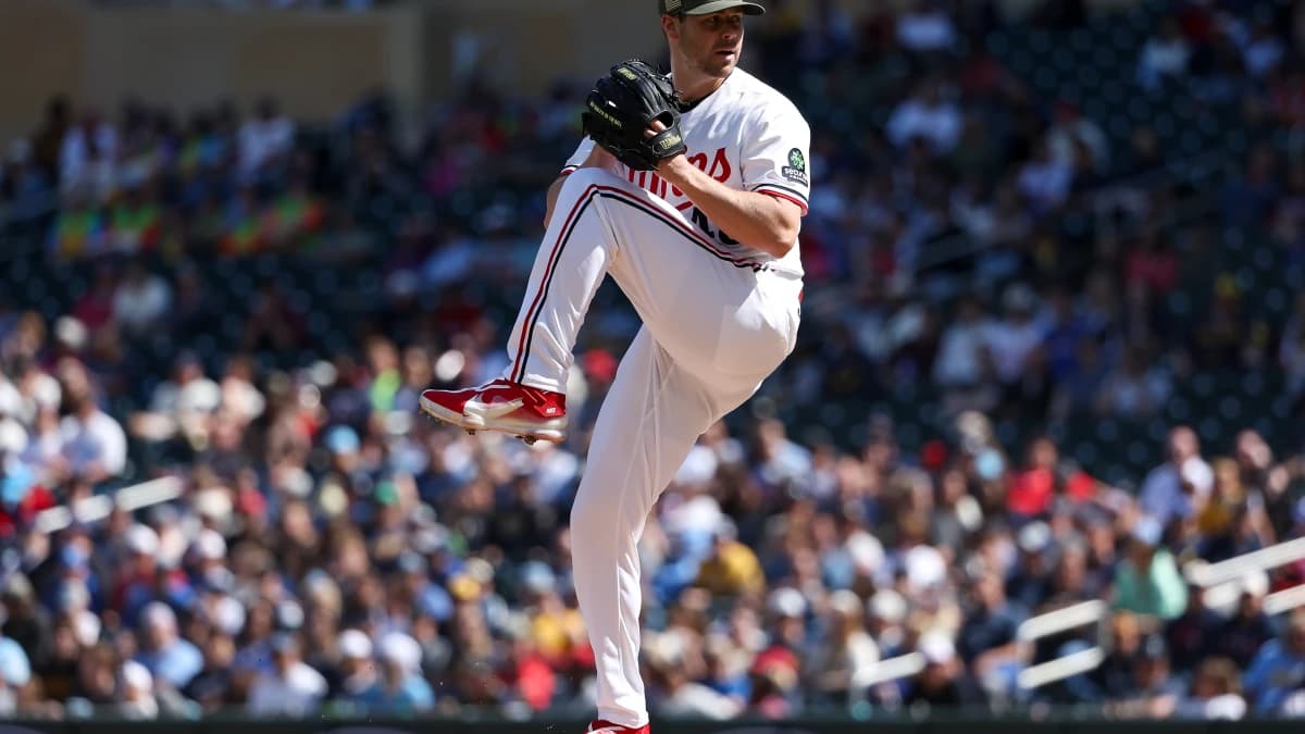 Minnesota Twins pitcher Justin Topa (48) delivers a pitch against the Milwaukee Brewers during the eighth inning at Target Field.