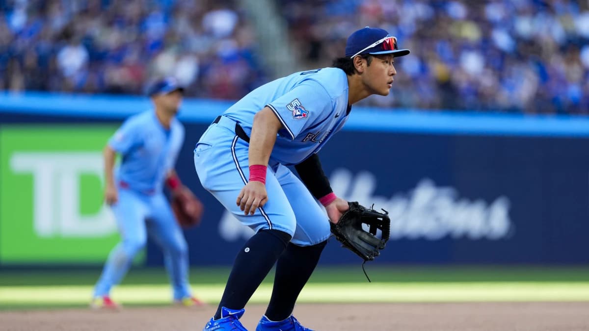 Toronto Blue Jays third baseman Kazuma Okamoto (7) looks on against the Texas Rangers during the seventh inning at Rogers Centre