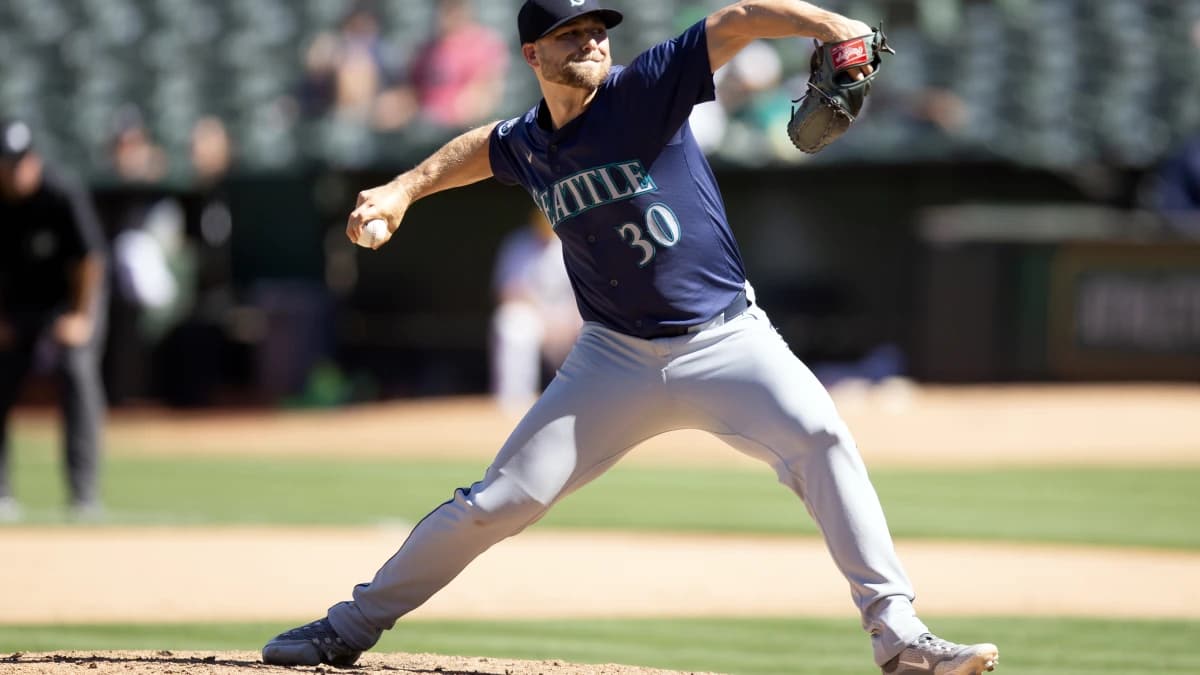 Seattle Mariners pitcher Austin Voth (30) delivers a pitch against the Oakland Athletics during the eighth inning at Oakland-Alameda County Coliseum.