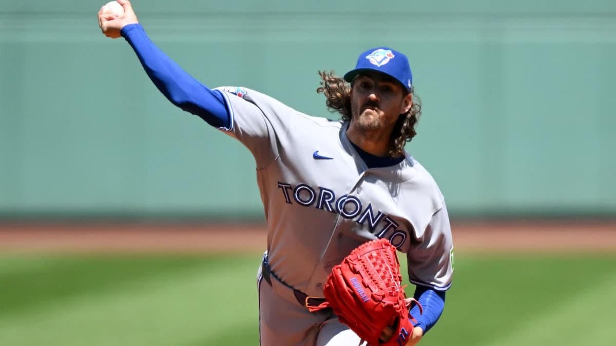 Toronto Blue Jays pitcher Kevin Gausman (34) pitches against the Boston Red Sox during the first inning at Fenway Park