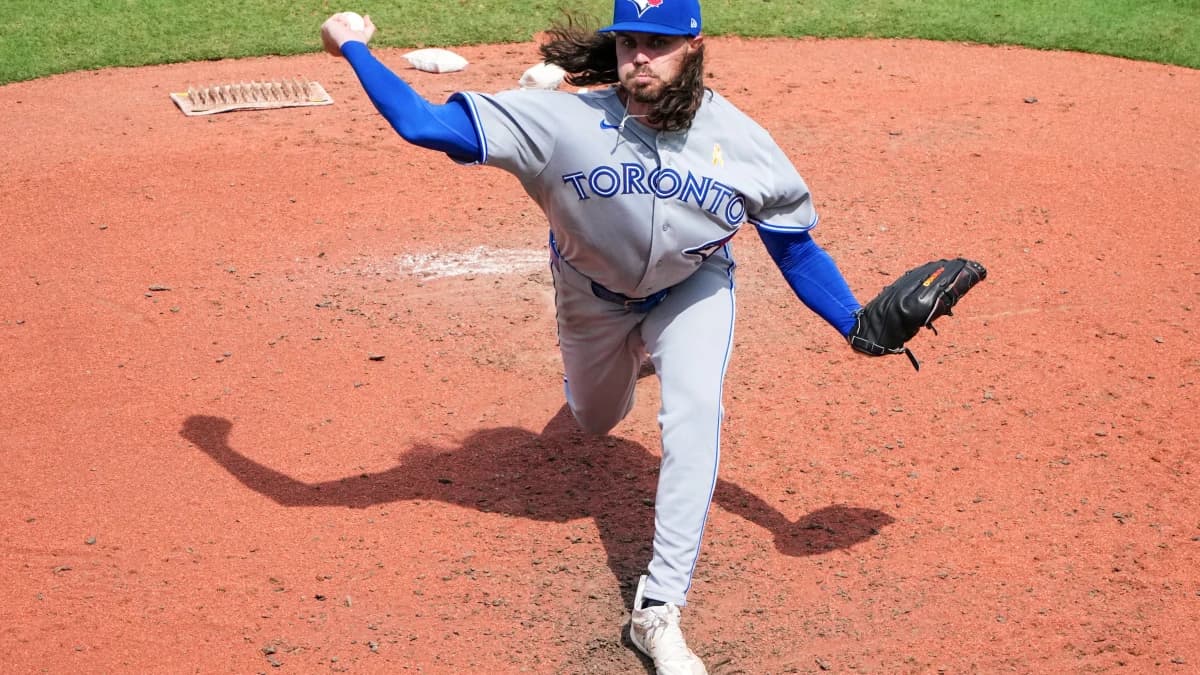 Toronto Blue Jays starting pitcher Spencer Arrighetti (45) delivers a pitch against the Kansas City Royals during the fourth inning at Kauffman Stadium.
