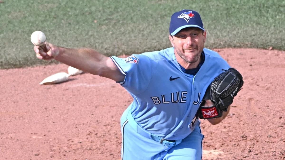 Toronto Blue Jays starting pitcher Max Scherzer (31) delivers a pitch against the Detroit Tigers in the fourth inning at Rogers Centre.