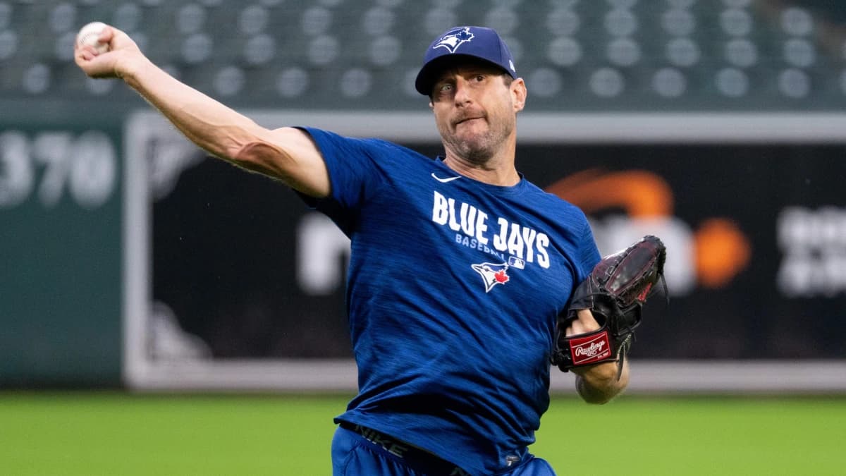 Toronto Blue Jays pitcher Max Scherzer (31) throws pregame at Oriole Park at Camden Yards