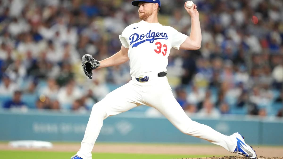 Los Angeles Dodgers pitcher Eric Lauer (33) pitches during the second inning against the St. Louis Cardinals at Dodger Stadium.
