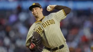 Blake Snell pitching for the Padres