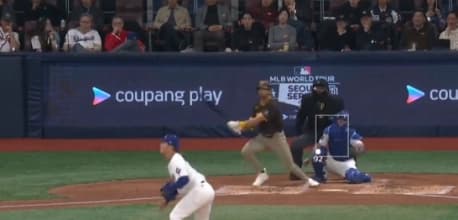 Yamamoto gives up hit against the Padres