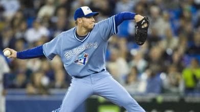 Roy Halladay pitxhing for the Blue Jays