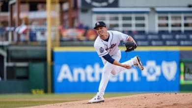 CJ Van Eyk and Geison Urbaez are named players of the week in the Minor Leagues.
