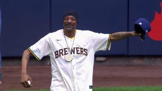 Snoop Dogg joined the booth to make some commentary on the Milwaukee Brewers game.