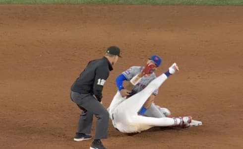 Guerrero hits Winker at 2nd base #bluejays #mlb