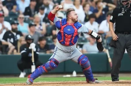 Blue Jays do not plan on bringing in another catcher this off-season #bluejays #mlb