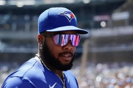 Blue Jays having issues with Vladimir Guerrero contract #bluejays #mlb