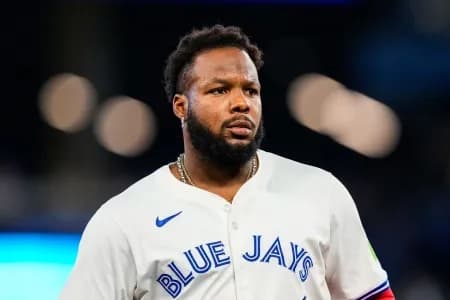 Blue Jays Vladimir Guerrero Jr likes a picture of him in a Red Sox jersey #bluejays #redsox #mlb