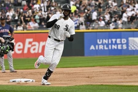 Chicago White Sox centerfielder Luis Robert Jr.