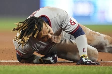 Guardians star goes down against Blue Jays. #BlueJays #Guardians #Ramírez