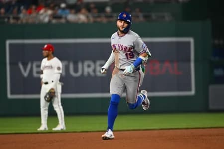New York Mets shortstop Bo Bichette (19) rounds the bases after hitting a home run against the Washington Nationals during the seventh inning at Nationals Park.