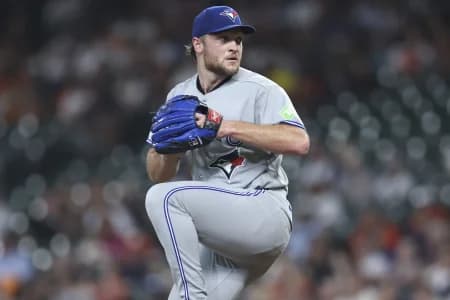 Toronto Blue Jays starting pitcher Trey Yesavage (39) delivers a pitch during the second inning against the Houston Astros at Daikin Park.