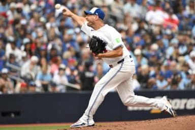 Toronto Blue Jays starting pitcher Max Scherzer (31) delivers a pitch against the Seattle Mariners in the second inning at Rogers Centre.
